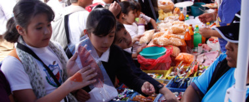 Comida chatarra en escuelas y ausencia de productos saludables