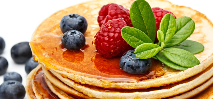 Hot cakes de amaranto con fresa