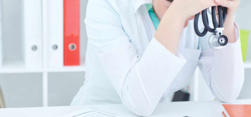 Limitar el agotamiento de los médicos y promover su bienestar