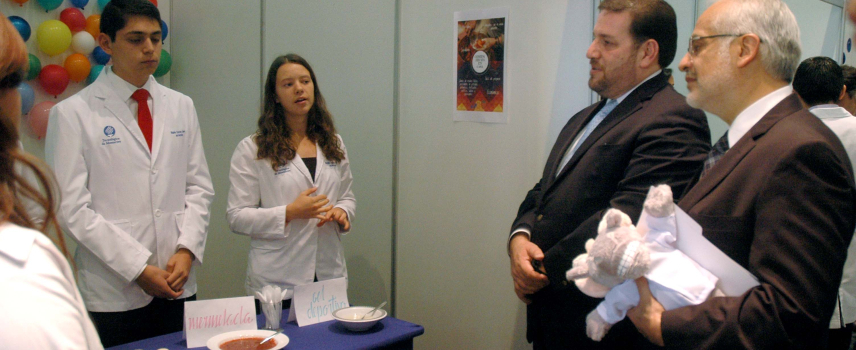 Jóvenes promueven el auto cuidado de la salud