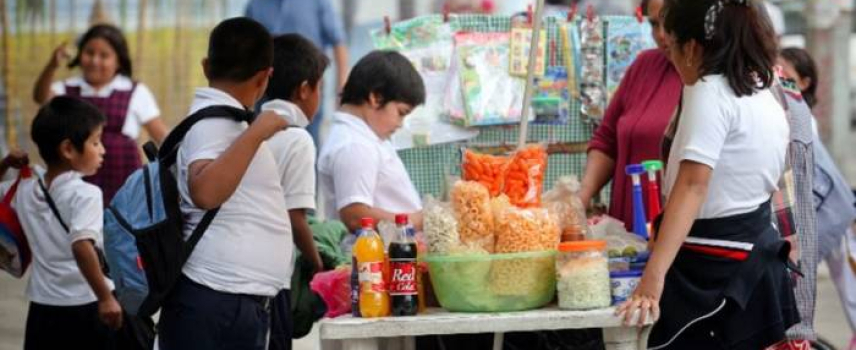 Reducción del 50% a bebidas azucaradas, riesgo para salud de menores
