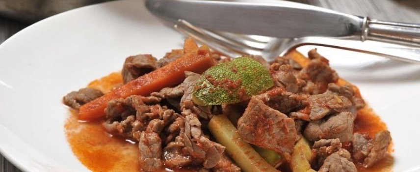 Bistec en salsa morena