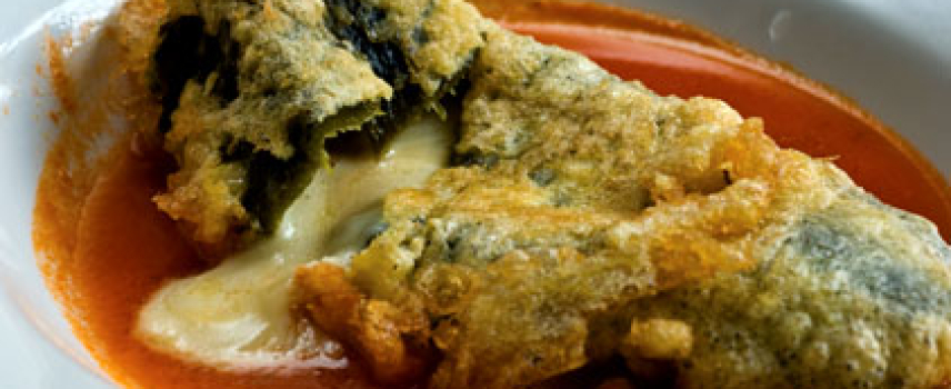 Chiles secos rellenos de queso