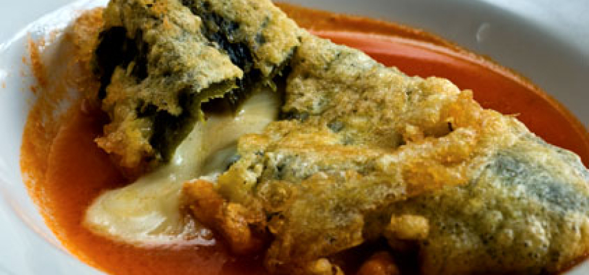 Chiles secos rellenos de queso