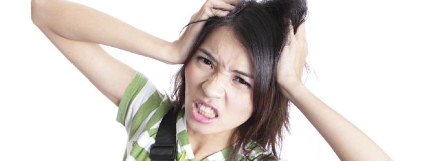 ¿Cuál es la causa de los dolores de cabeza recurrentes en adolescentes?