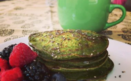 Hot cakes de avena con espinacas