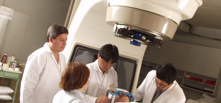 Analizan terapia para combatir el cáncer