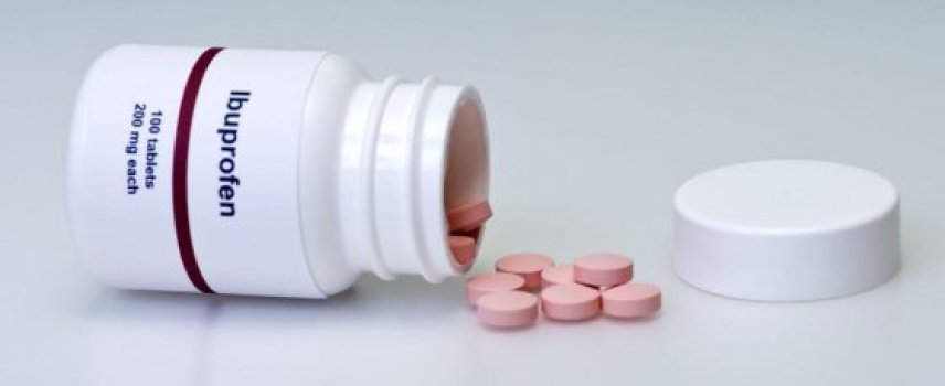 Ibuprofeno y naproxeno podrían aumentan ataques al corazón