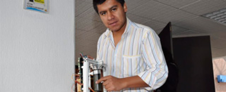 Alumno politécnico desarrolla prótesis de miembro inferior para personas con diabetes