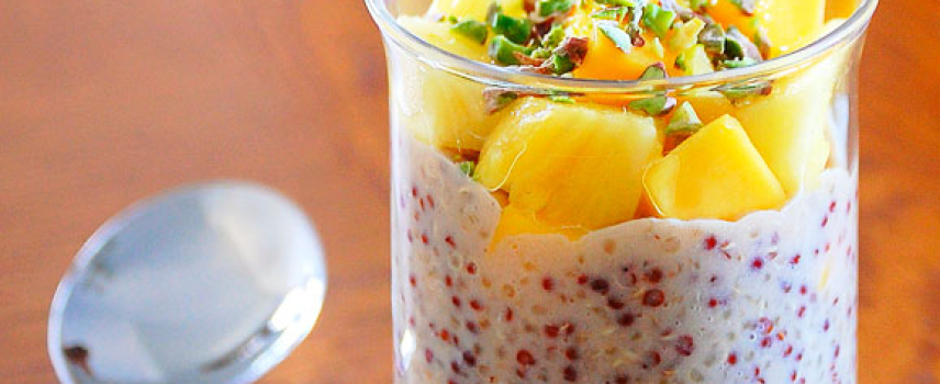 Quinoa con leche, mango y menta