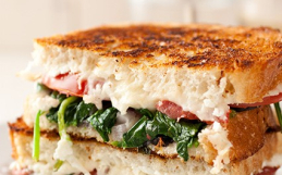 SÁNDWICH DE HUEVO CON ESPINACA