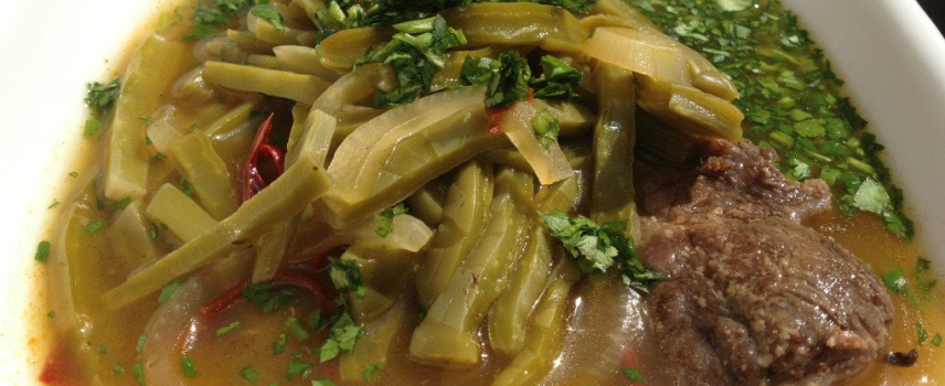 Res con nopales