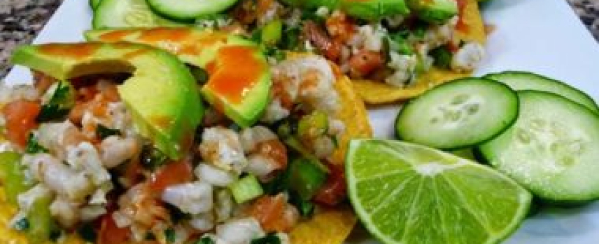 Tostada de cuaresma con salsa de pepino