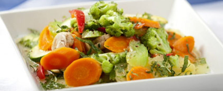 Verduras crujientes con aguacate