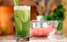 AGUA VERDE DE PEPINO Y MANZANA