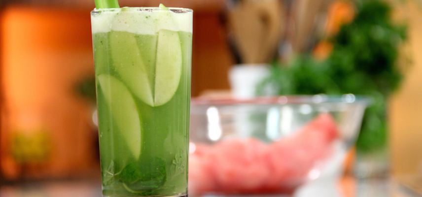 AGUA VERDE DE PEPINO Y MANZANA
